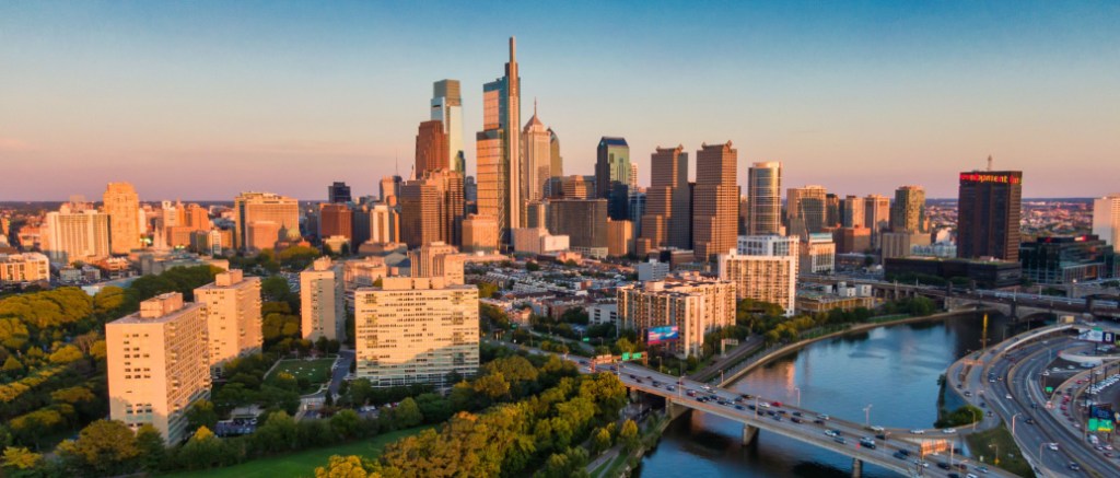 Colliers Philadelphia Leverages CommercialEdge Commissions to Optimize Back-Office Operations Colliers Philadelphia Leverages CommercialEdge Commissions to Optimize Back-Office Operations